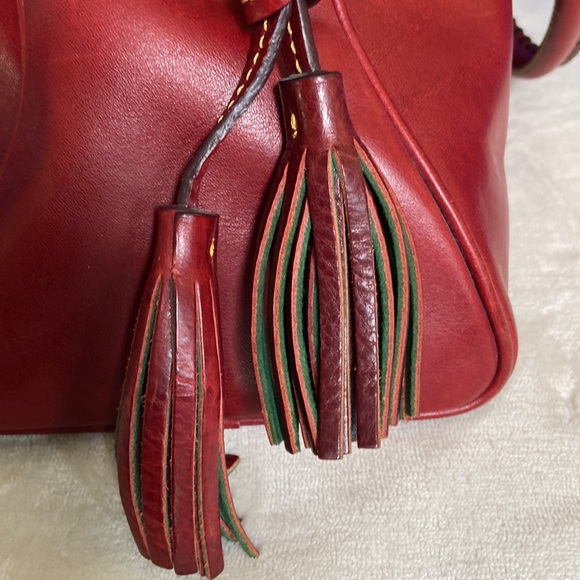 Elegant Red Leather Handbag - Picture 14 of 16